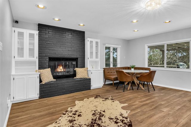 302 Timpanagos DR, Lakeway, TX 78734