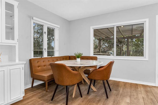 302 Timpanagos DR, Lakeway, TX 78734