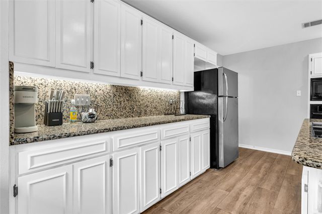 302 Timpanagos DR, Lakeway, TX 78734