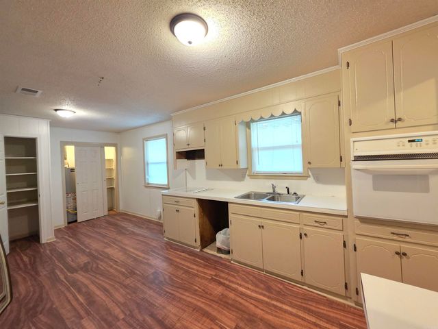 600 Walker Street, Bald Knob, AR 72010