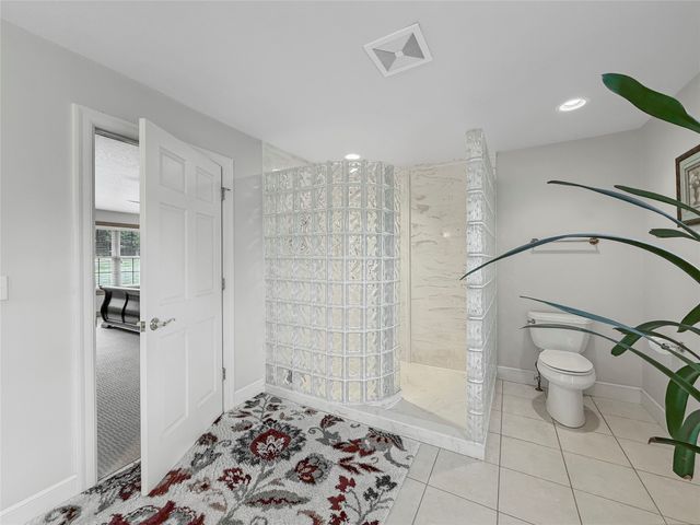 5940 SHADY HOLLOW Drive, Erie, PA 16506