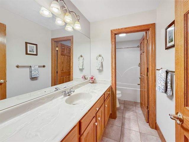 5940 SHADY HOLLOW Drive, Erie, PA 16506