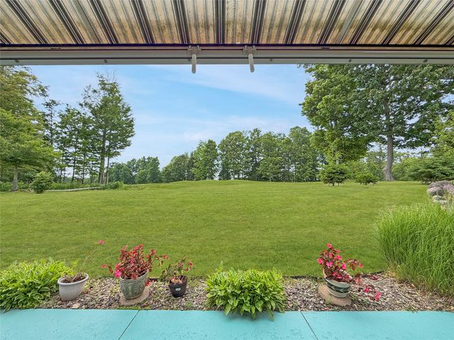 5940 SHADY HOLLOW Drive, Erie, PA 16506