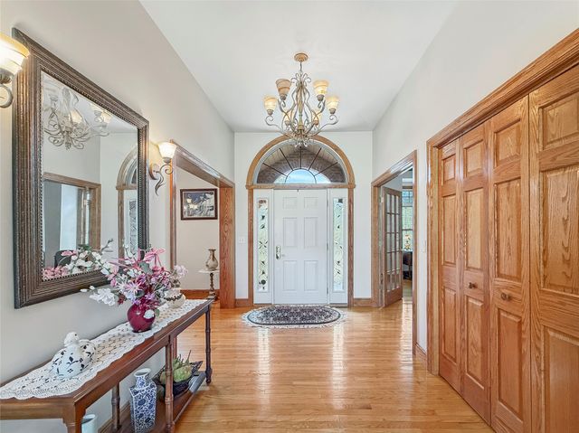 5940 SHADY HOLLOW Drive, Erie, PA 16506