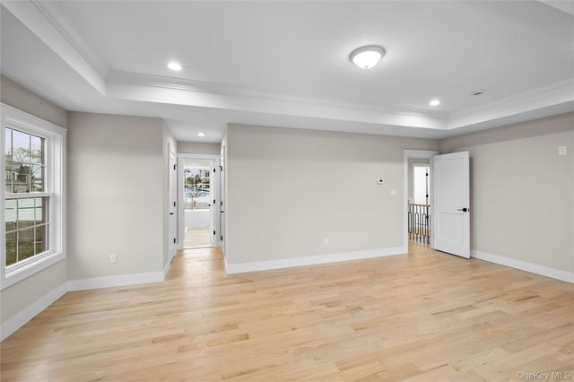 21 Devon Road, Bethpage, NY 11714