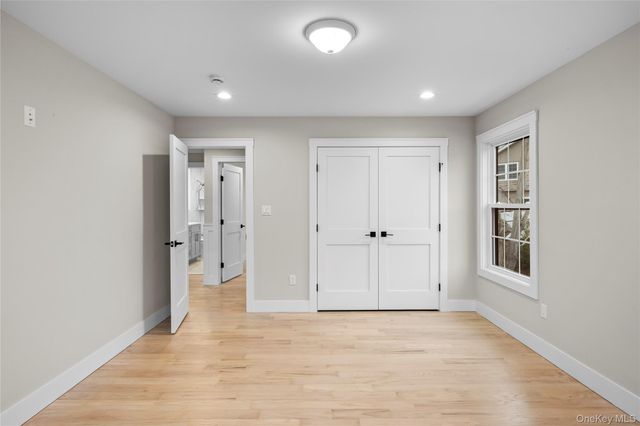 21 Devon Road, Bethpage, NY 11714