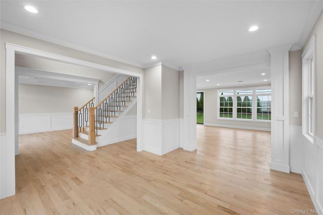 21 Devon Road, Bethpage, NY 11714