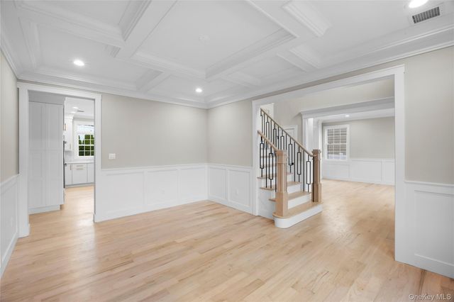 21 Devon Road, Bethpage, NY 11714