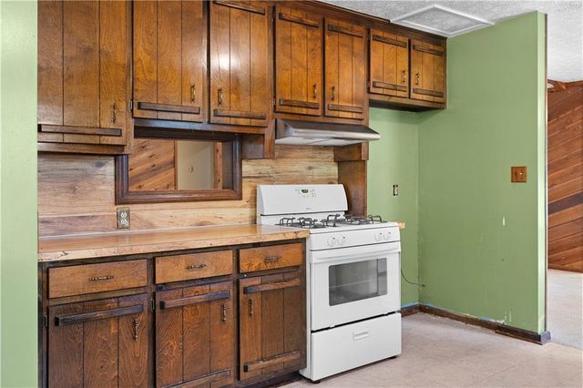 2656 Royal Oak Court, Acworth, GA 30102