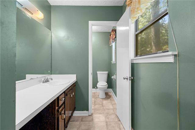 2656 Royal Oak Court, Acworth, GA 30102