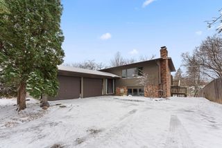 12312 Villaburne Drive, Burnsville, MN 55337