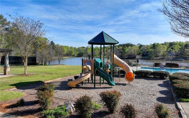 4852 Jacobs Cove Point, Buford, GA 30519