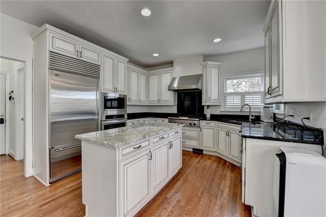 4852 Jacobs Cove Point, Buford, GA 30519