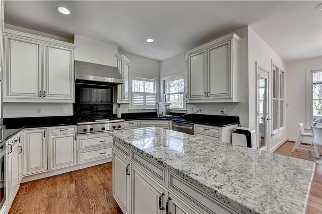 4852 Jacobs Cove Point, Buford, GA 30519