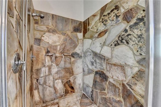 4852 Jacobs Cove Point, Buford, GA 30519