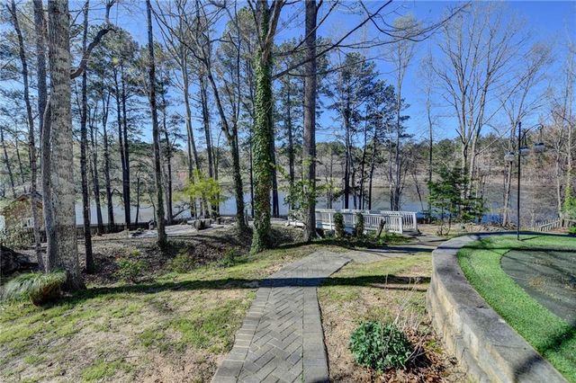 4852 Jacobs Cove Point, Buford, GA 30519