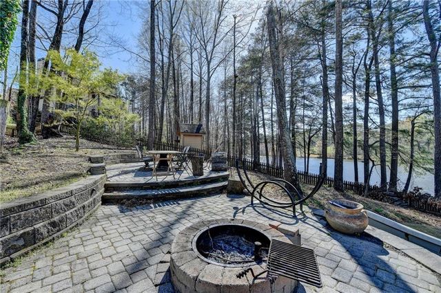 4852 Jacobs Cove Point, Buford, GA 30519