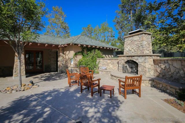 2263 Paseo Saucedal, Carlsbad, CA 92009