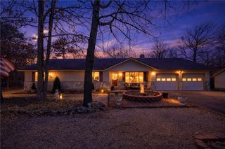 48 S Hills Loop, Holiday Island, AR 72631