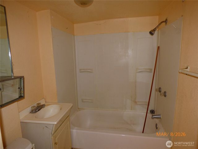 1801 W Second, Aberdeen, WA 98520