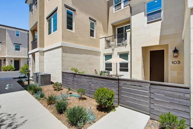 1225 Sunrise View 103, San Marcos, CA 92078