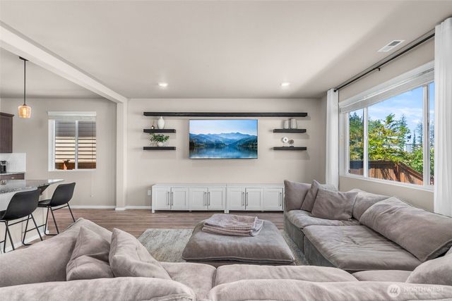 3261 Hanna Drive NE, Lacey, WA 98516