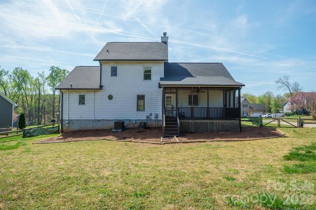 5406 Winding Oak Drive, Hickory, NC 28602