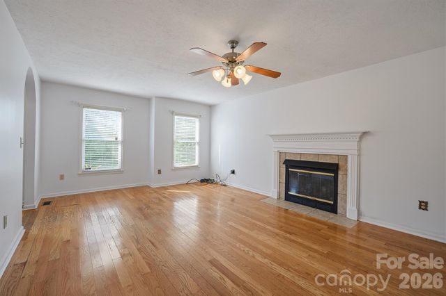 5406 Winding Oak Drive, Hickory, NC 28602