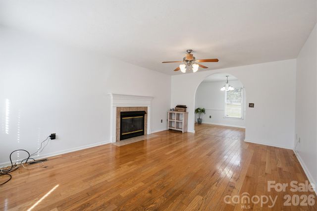 5406 Winding Oak Drive, Hickory, NC 28602