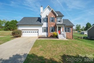 5406 Winding Oak Drive, Hickory, NC 28602