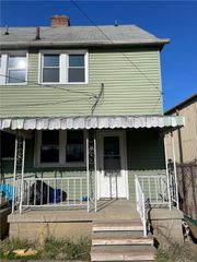 719 Spruce St, Blawnox, PA 15238