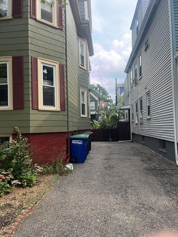 163 Willow Ave 3, Somerville, MA 02144