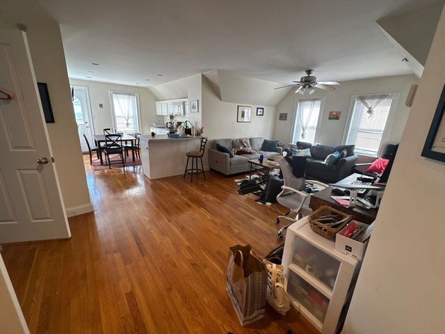 163 Willow Ave 3, Somerville, MA 02144