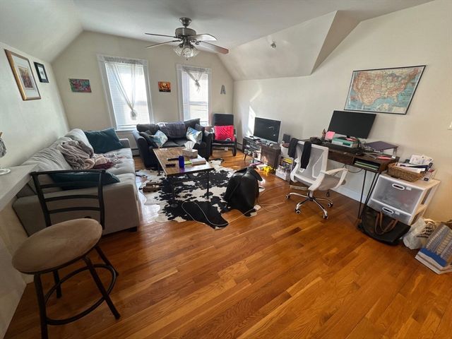 163 Willow Ave 3, Somerville, MA 02144