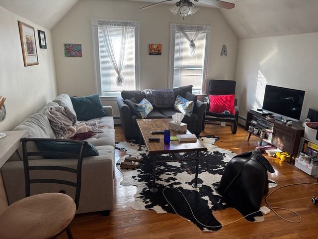 163 Willow Ave 3, Somerville, MA 02144