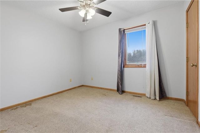 15035 S Beachfront Drive, Excelsior Springs, MO 64024