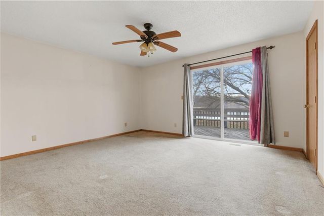 15035 S Beachfront Drive, Excelsior Springs, MO 64024