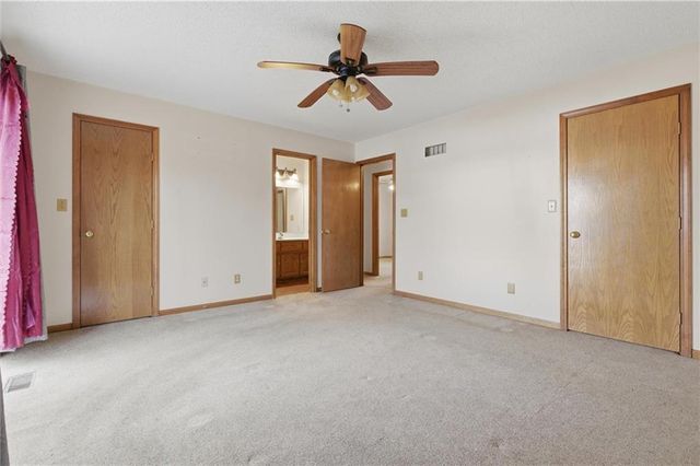 15035 S Beachfront Drive, Excelsior Springs, MO 64024