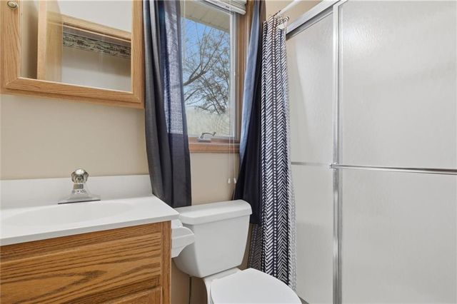 15035 S Beachfront Drive, Excelsior Springs, MO 64024