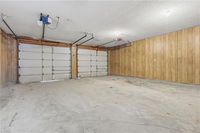 15035 S Beachfront Drive, Excelsior Springs, MO 64024