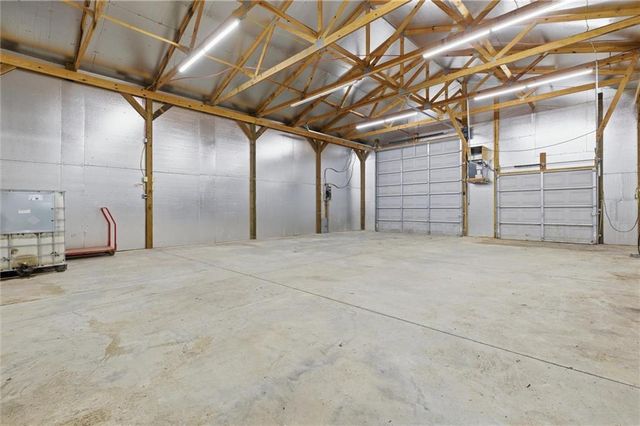 15035 S Beachfront Drive, Excelsior Springs, MO 64024