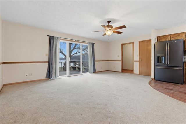 15035 S Beachfront Drive, Excelsior Springs, MO 64024