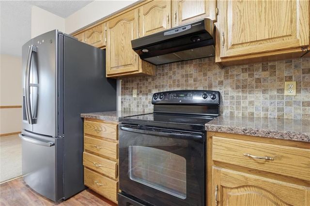 15035 S Beachfront Drive, Excelsior Springs, MO 64024