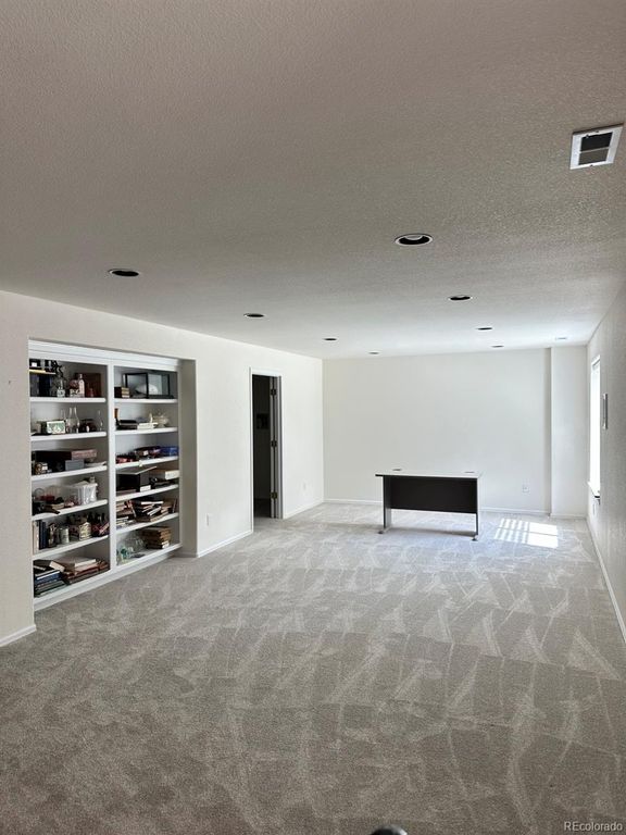 Image 8 of property listing at 7564 Bantry Court, Lone Tree, CO 80124