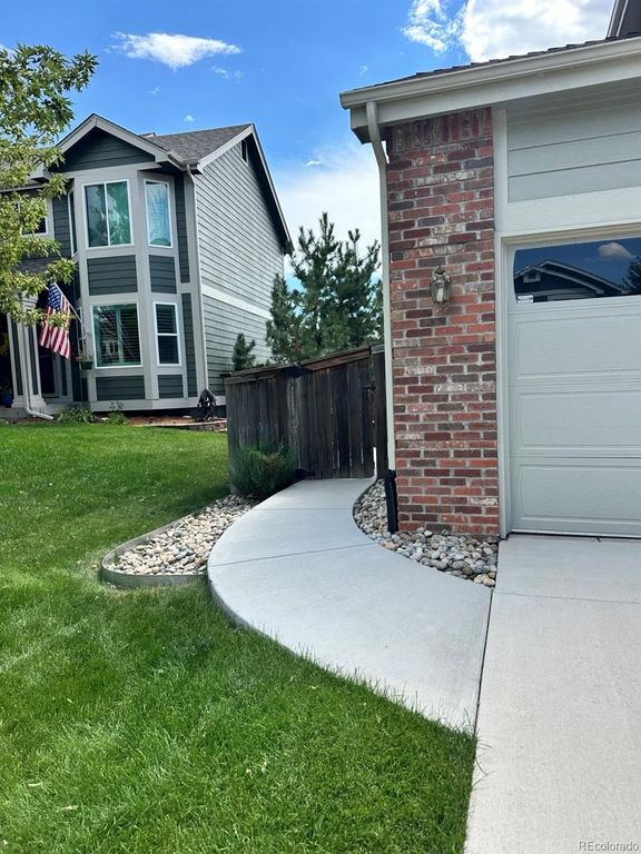 Image 9 of property listing at 7564 Bantry Court, Lone Tree, CO 80124