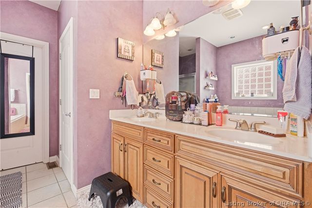 12106 Greenbriar Boulevard, Sellersburg, IN 47172