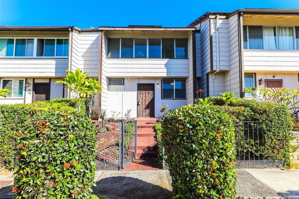 95-720 Kahikinui Street, Mililani, HI 96789