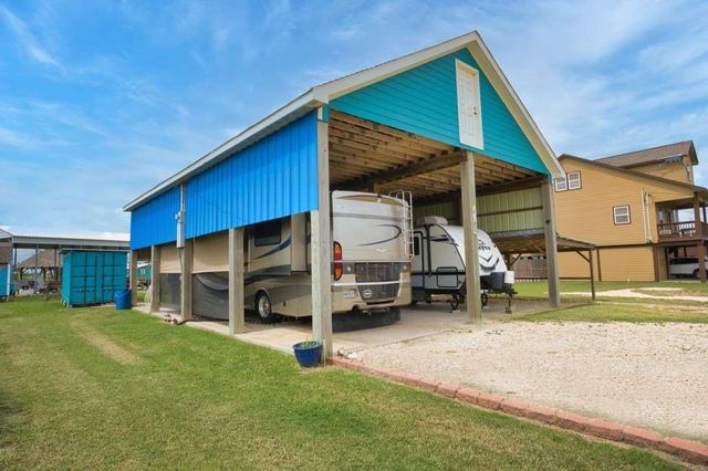 6194 S South Shore Street, Sargent, TX 77414