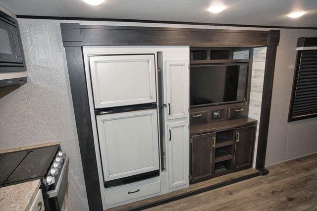 6194 S South Shore Street, Sargent, TX 77414