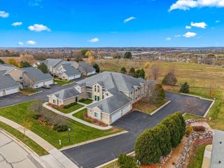 1030 River Place BOULEVARD #4, Waukesha, WI 53189